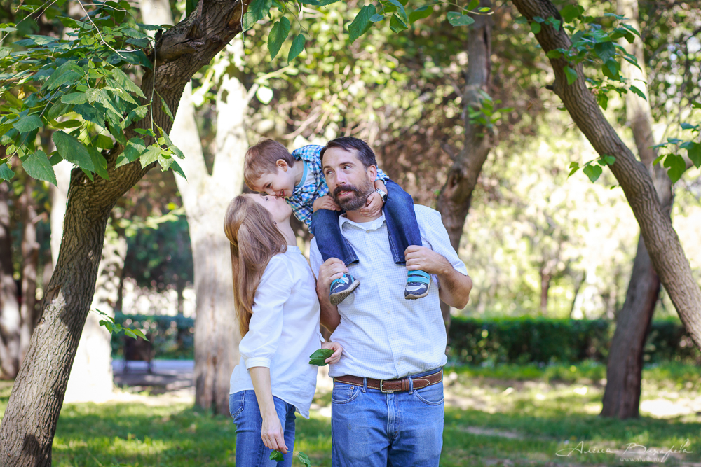 Семейная фотосессия. Фотограф Вихарева Алена г.Бишкек Семейная фотосессия. Фотограф Вихарева Алена г.Бишкек