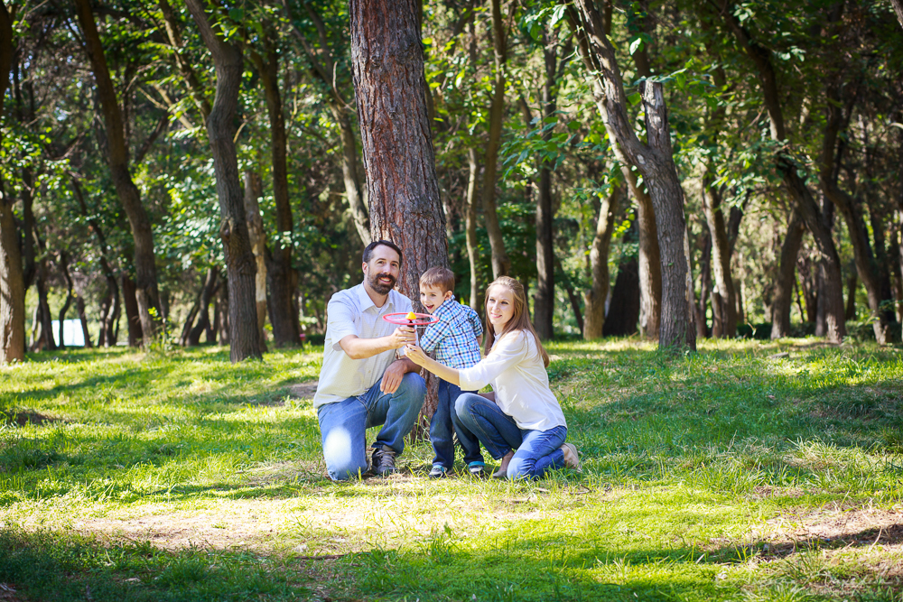 Семейная прогулочная фотосессия. Фотограф Вихарева Алена г.Бишкек Семейная прогулочная фотосессия. Фотограф Вихарева Алена г.Бишкек