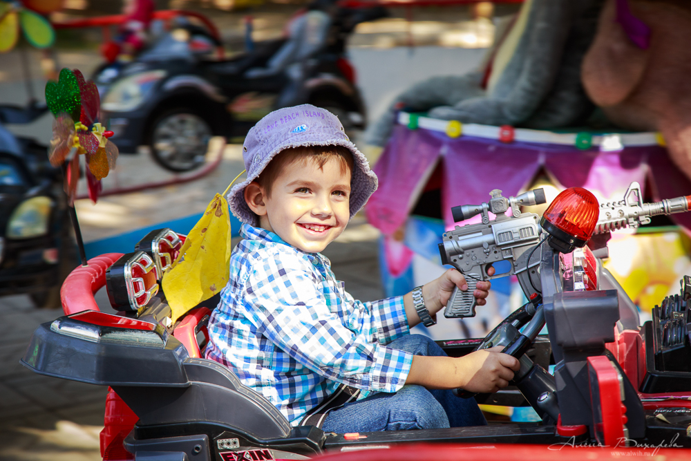 Семейная прогулочная фотосессия. Фотограф Вихарева Алена г.Бишкек Семейная прогулочная фотосессия. Фотограф Вихарева Алена г.Бишкек