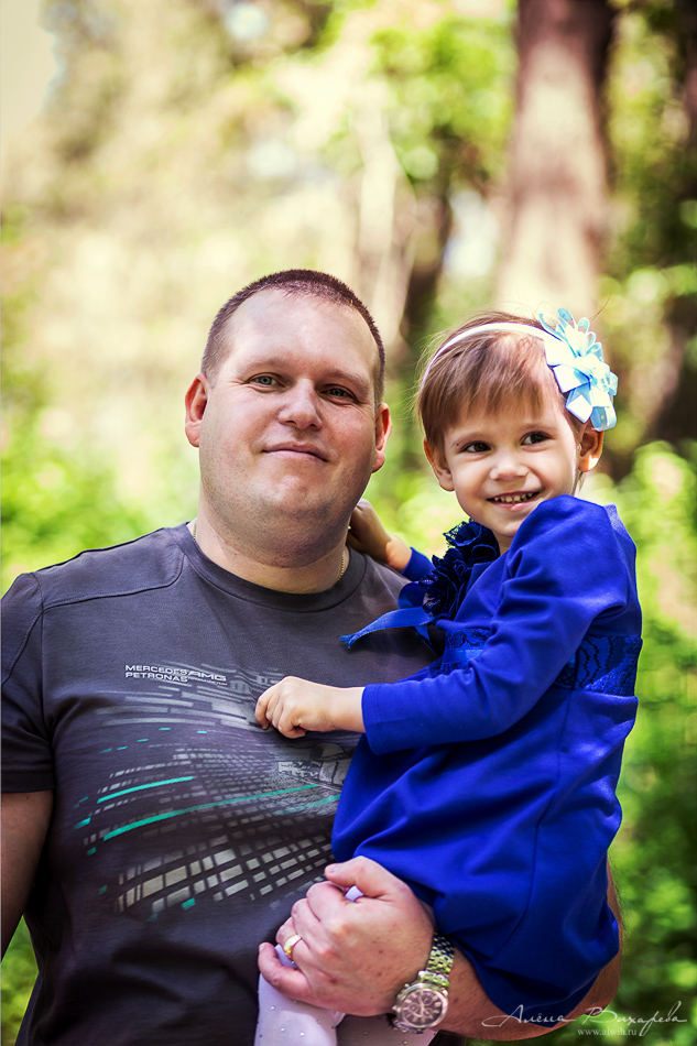 Семейная фотосессия на природе. Фотограф Вихарева Алена.