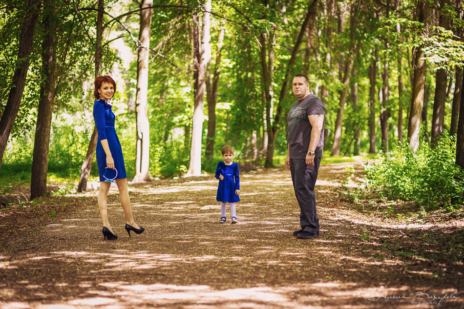 Семейная фотосессия на природе. Фотограф Вихарева Алена.