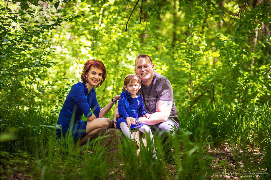 Семейная фотосессия на природе. Фотограф Вихарева Алена.