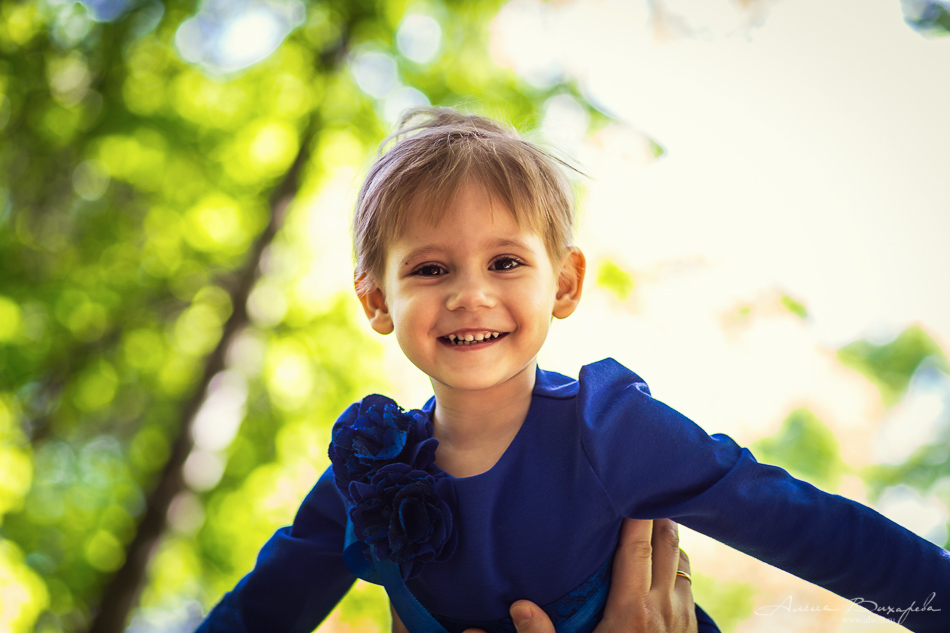 Семейная фотосессия на природе. Фотограф Вихарева Алена.