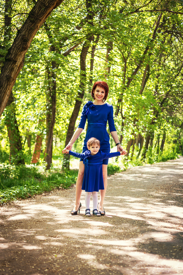 Семейная фотосессия на природе. Фотограф Вихарева Алена.