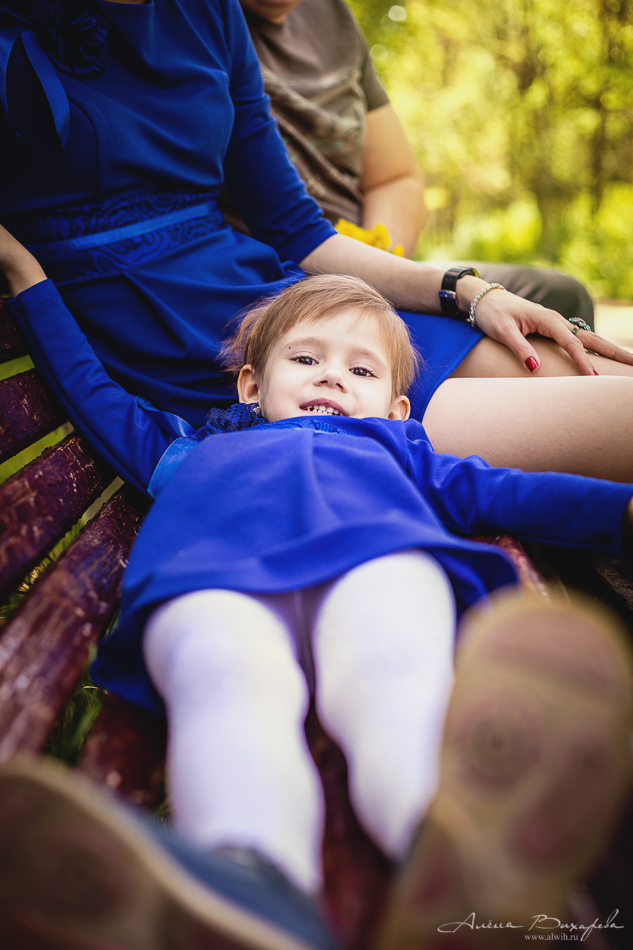 Семейная фотосессия в парке. Фотограф Вихарева Алена.