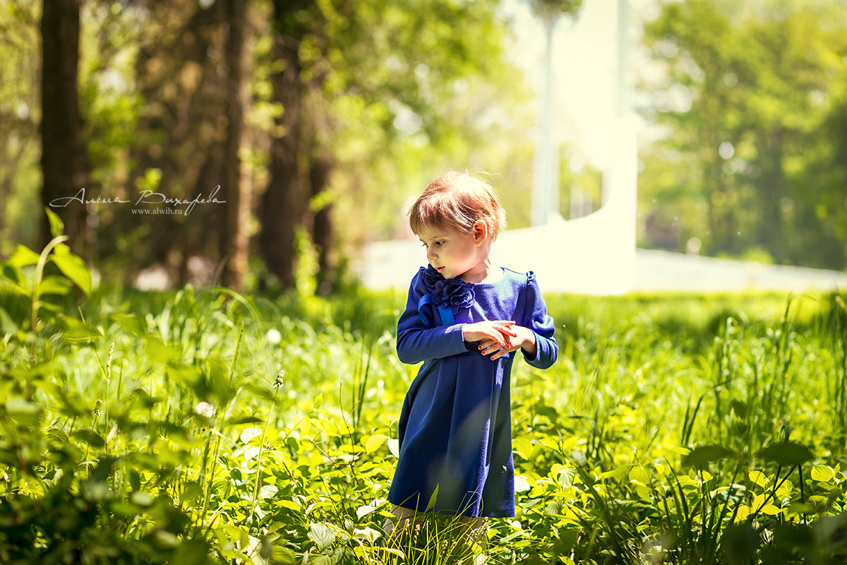 Весенняя семейная фотосессия на природе. Фотограф Вихарева Алена.