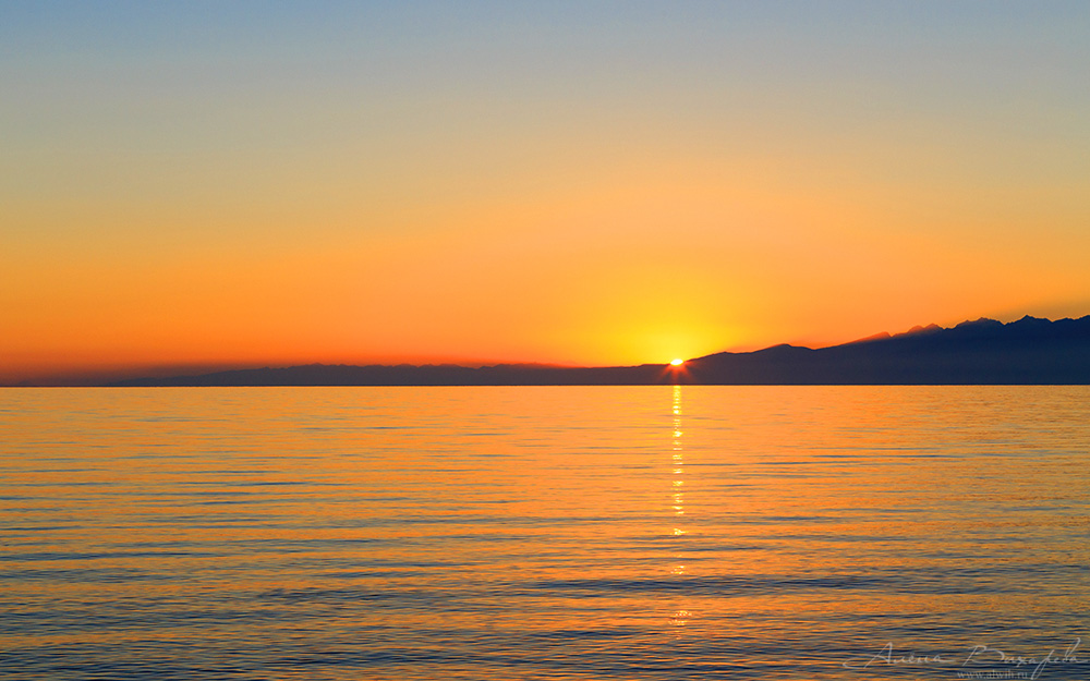 Закат на южном берегу Иссык-Куля