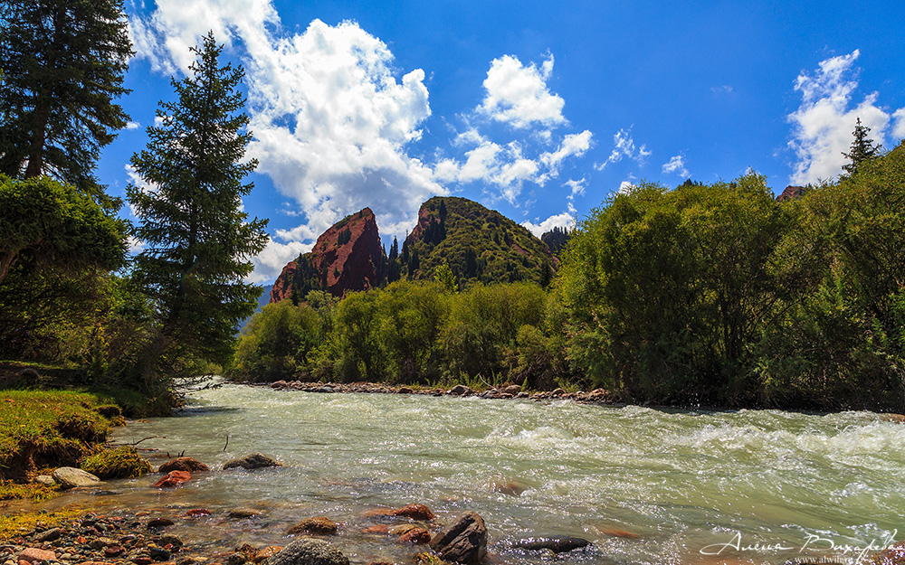 Ущелье Жети-Огуз, Кыргызстан, Иссык-кульская область Ущелье Жети-Огуз, Кыргызстан, Иссык-кульская область