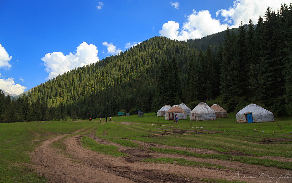 Ущелье Жети-Огуз, Кыргызстан, Иссык-кульская область Ущелье Жети-Огуз, Кыргызстан, Иссык-кульская область