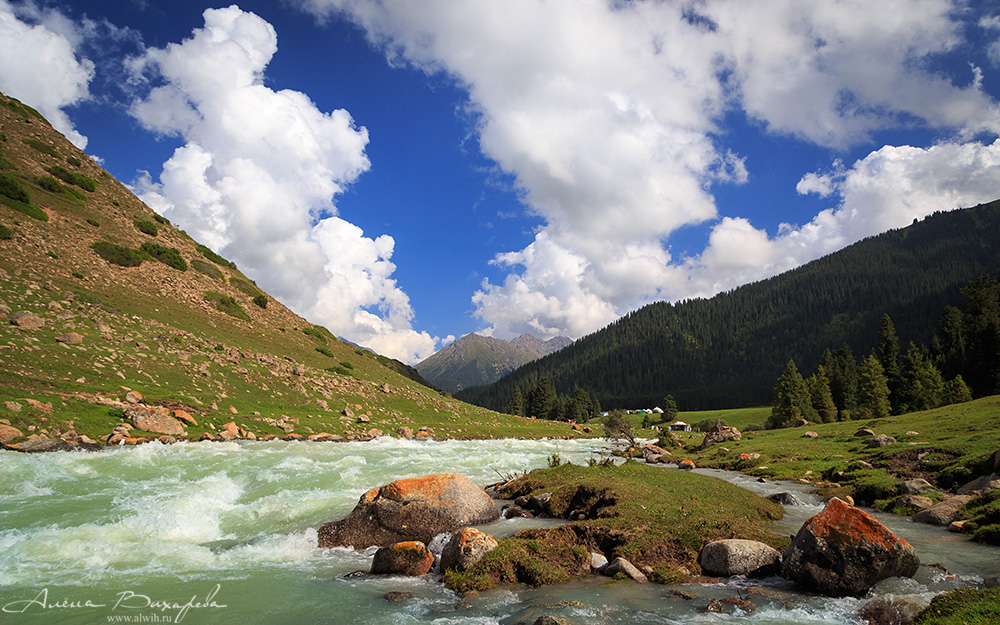 Ущелье Жети-Огуз, Кыргызстан, Иссык-кульская область Ущелье Жети-Огуз, Кыргызстан, Иссык-кульская область