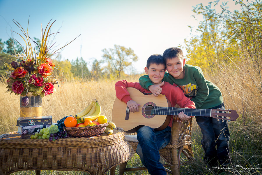 Веселый осенний фотосет на природе