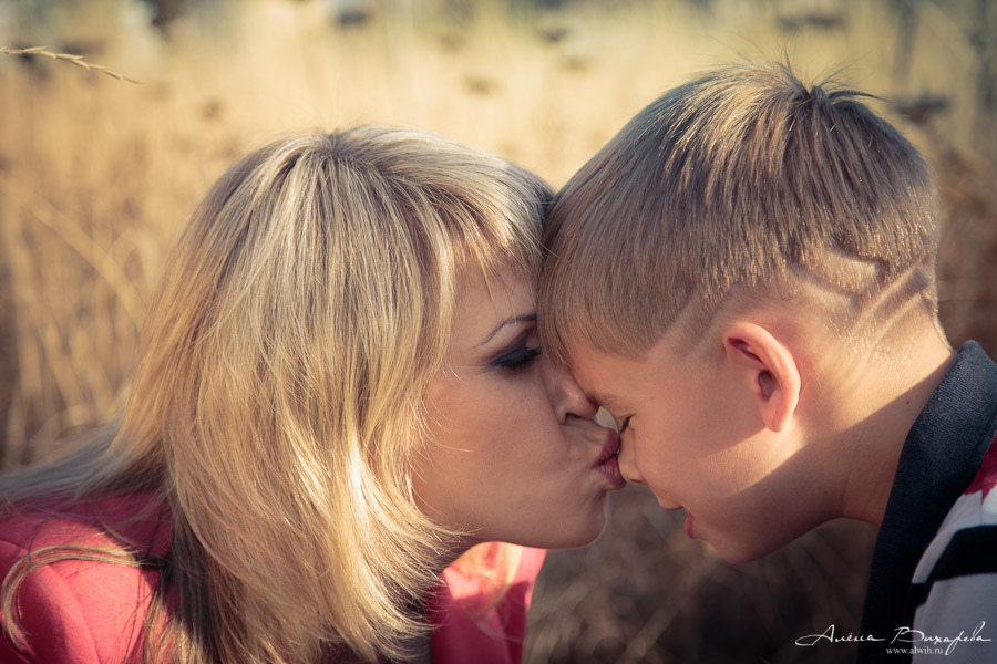 Веселый осенний фотосет на природе