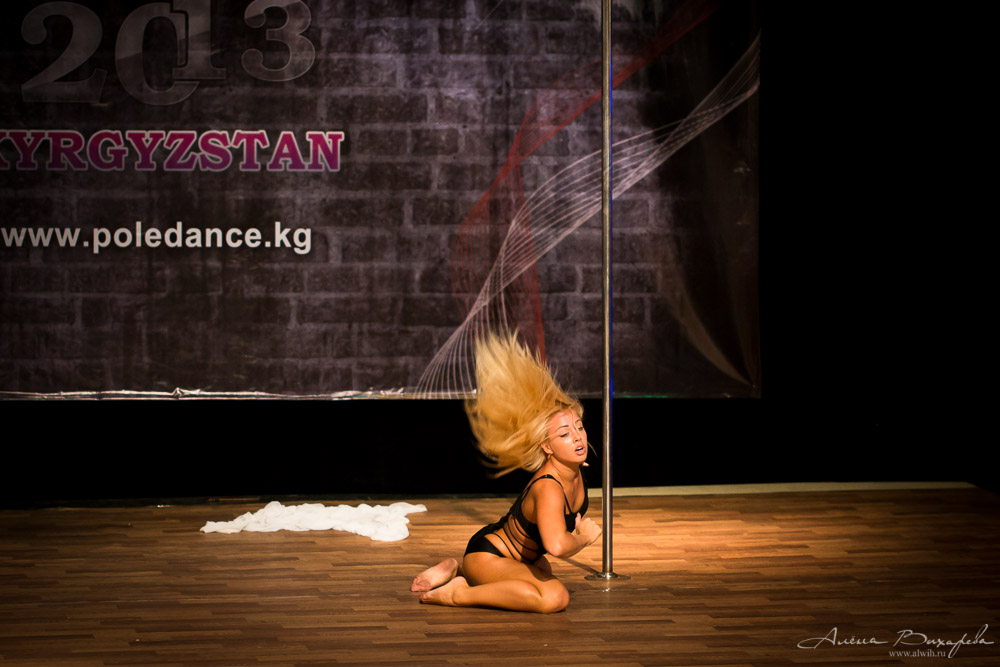 Чемпионат по шестовой акробатике