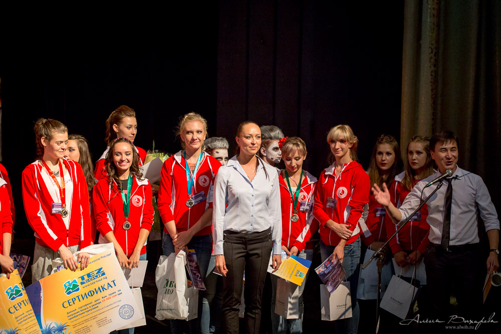 Чемпионат по шестовой акробатике